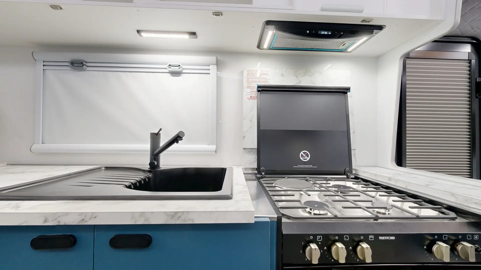 Nullarbor-20ft-internals-6